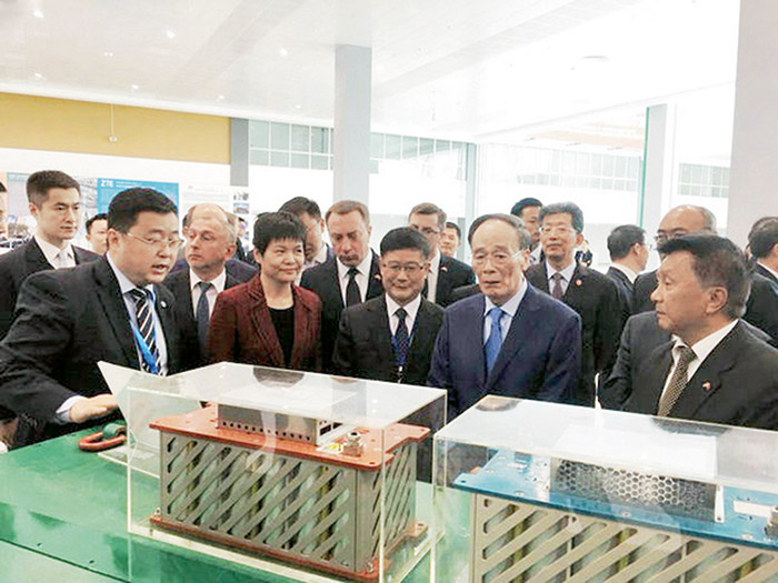  2018年国家副主席王岐山参观考察加拿大28预测奥威超级电容